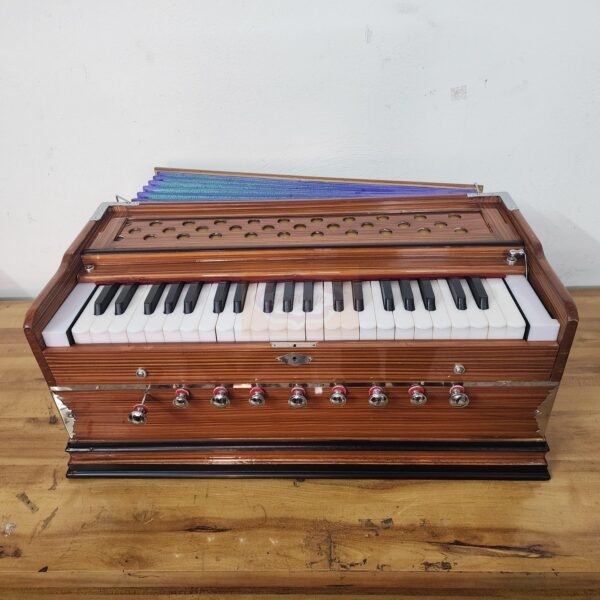 Shriji Harmonium 3.5 Octave Extra Height, 9 Stopper, Coupler, Bass-Male Reed, 440Hz & 432Hz, with Gig Bag (Natural)
